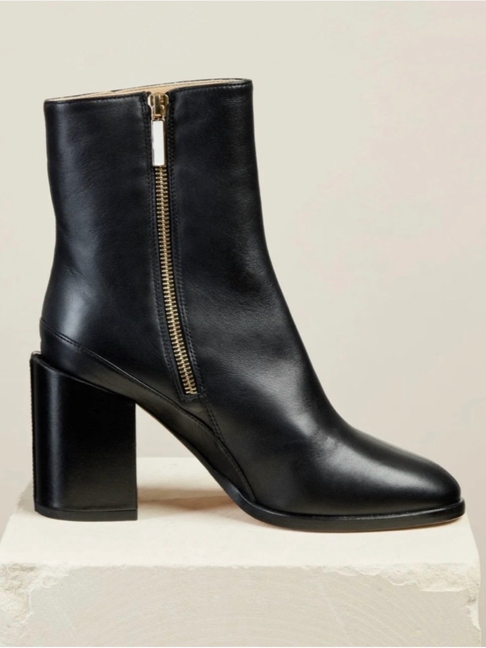 $799 Dear Frances Leather Booties Boots 39 US 8
